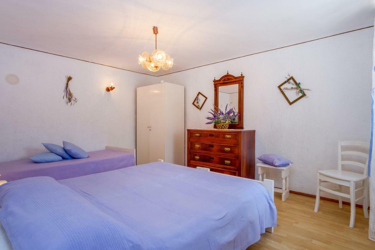 Apartment Carmen Veli Lošinj Εξωτερικό φωτογραφία