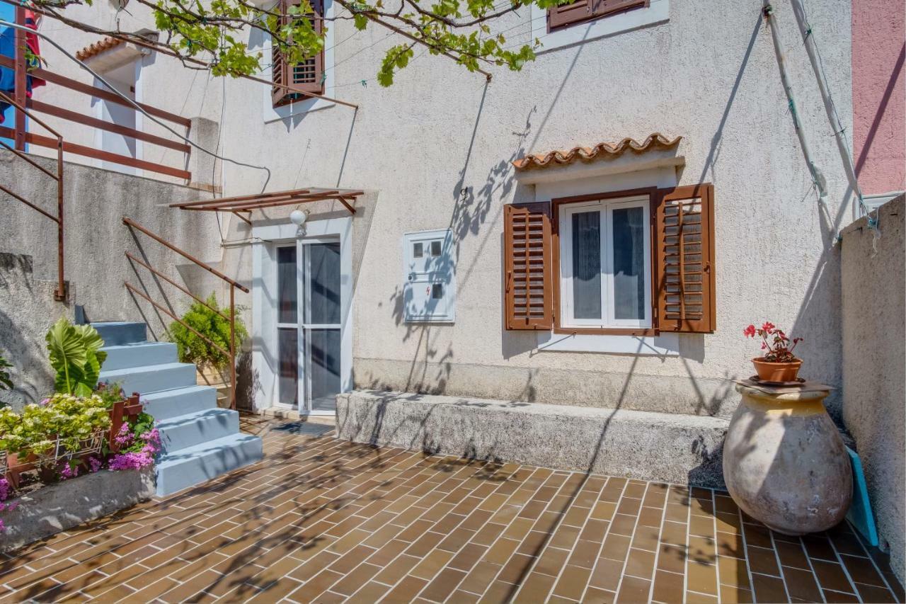 Apartment Carmen Veli Lošinj Εξωτερικό φωτογραφία